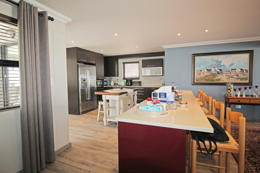 4 Bedroom Property for Sale in Calypso Beach Western Cape